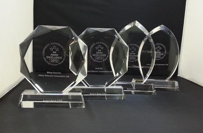 中國電信獲得《Corporate Governance Asia》頒發(fā)四項企業(yè)管治大獎，包括：較佳首席執(zhí)行官、較佳財務(wù)總監(jiān)、較佳企業(yè)社會責(zé)任獎及較佳投資者關(guān)系獎