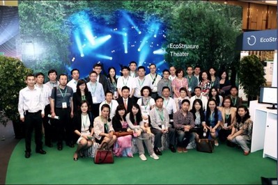 中國企業家俱樂部“綠公司圓桌會”代表合影