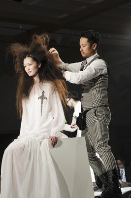 Shiseido Professional 首席美發師原田忠 (Tadashi Harada) 將率領創作團隊，傾力演出BEAUTY ODYSSEY，引領觀眾經歷一次漫長的冒險之旅，探求“美”的新定義。