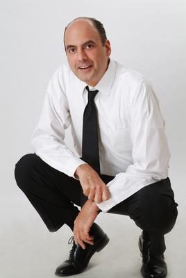 被稱為“中國通”的愛德華.雷曼先生是北京雷曼會計師事務(wù)所有限責(zé)任公司的創(chuàng)始人，是中國建國以來首位在中國律師事務(wù)所工作的外籍律師，同時亦是在中國律師事務(wù)所中任總經(jīng)理一職時間最長的律所管理者。</span></em></div>
<em> </em></div>
<p><em> </em></p>
<div align="center" style="">
<div name="photo" style=" width: 410px; margin: 5px;"><a rel="nofollow" href="http://m.eversince.cn/sa/2013/12/11/20131211172739603715-org.jpg" target="_blank"><img style="margin-bottom: 5px;" src="http://m.eversince.cn/sa/2013/12/11/20131211172739603715.jpg" border="0" alt="雷曼律師事務(wù)所是一家在公司法商法業(yè)務(wù)領(lǐng)域內(nèi)首屈一指的中國律師事務(wù)所，為其客戶提供全方位的法律服務(wù)，並在中國的北京、上海、深圳及廣州等地以及蒙古國境內(nèi)均設(shè)有辦事處。" width="400" /></a><br /><span name="caption">雷曼律師事務(wù)所是一家在公司法商法業(yè)務(wù)領(lǐng)域內(nèi)首屈一指的中國律師事務(wù)所，為其客戶提供全方位的法律服務(wù)，並在中國的北京、上海、深圳及廣州等地以及蒙古國境內(nèi)均設(shè)有辦事處。